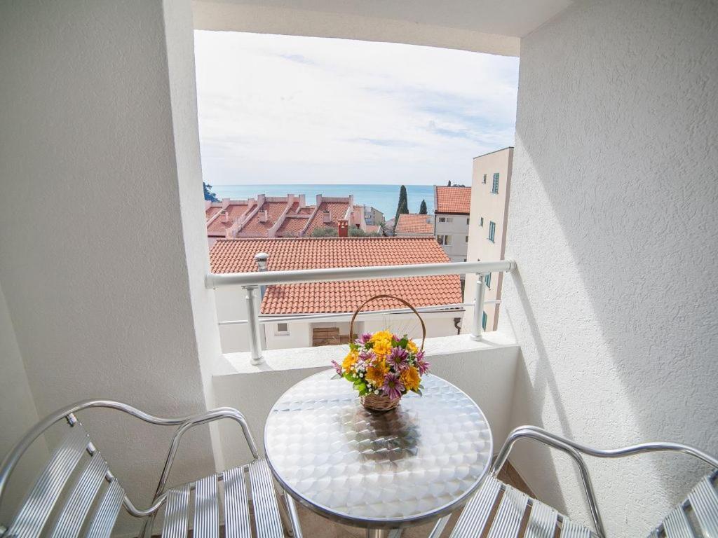 Apartments Ivan Petrovac Bagian luar foto
