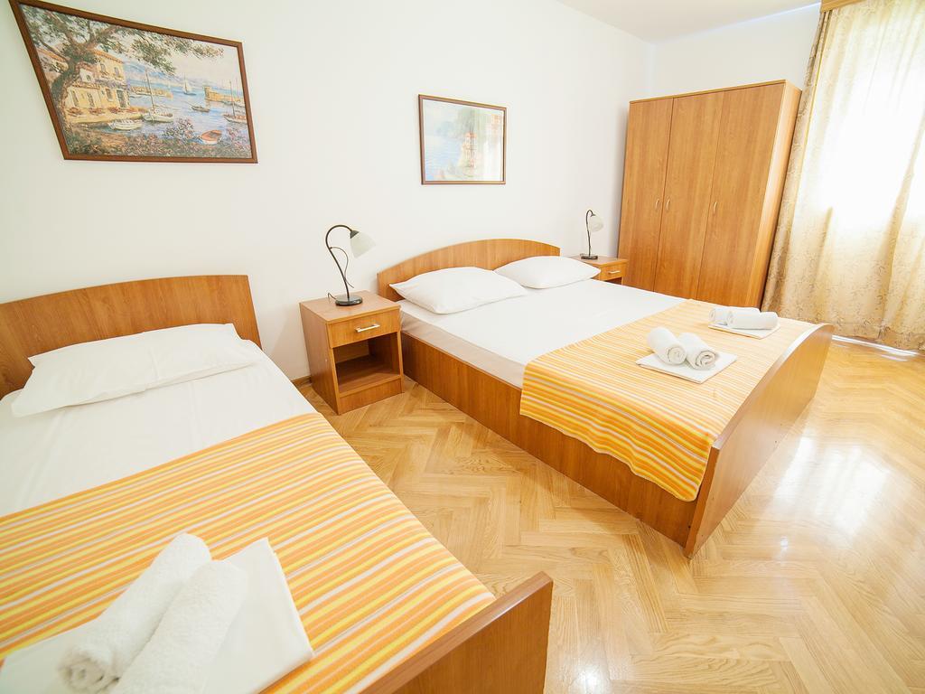 Apartments Ivan Petrovac Bagian luar foto